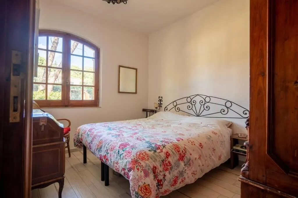Villa I Pini 50 Mt Dalla Spiaggia Torre delle Stelle Holiday home